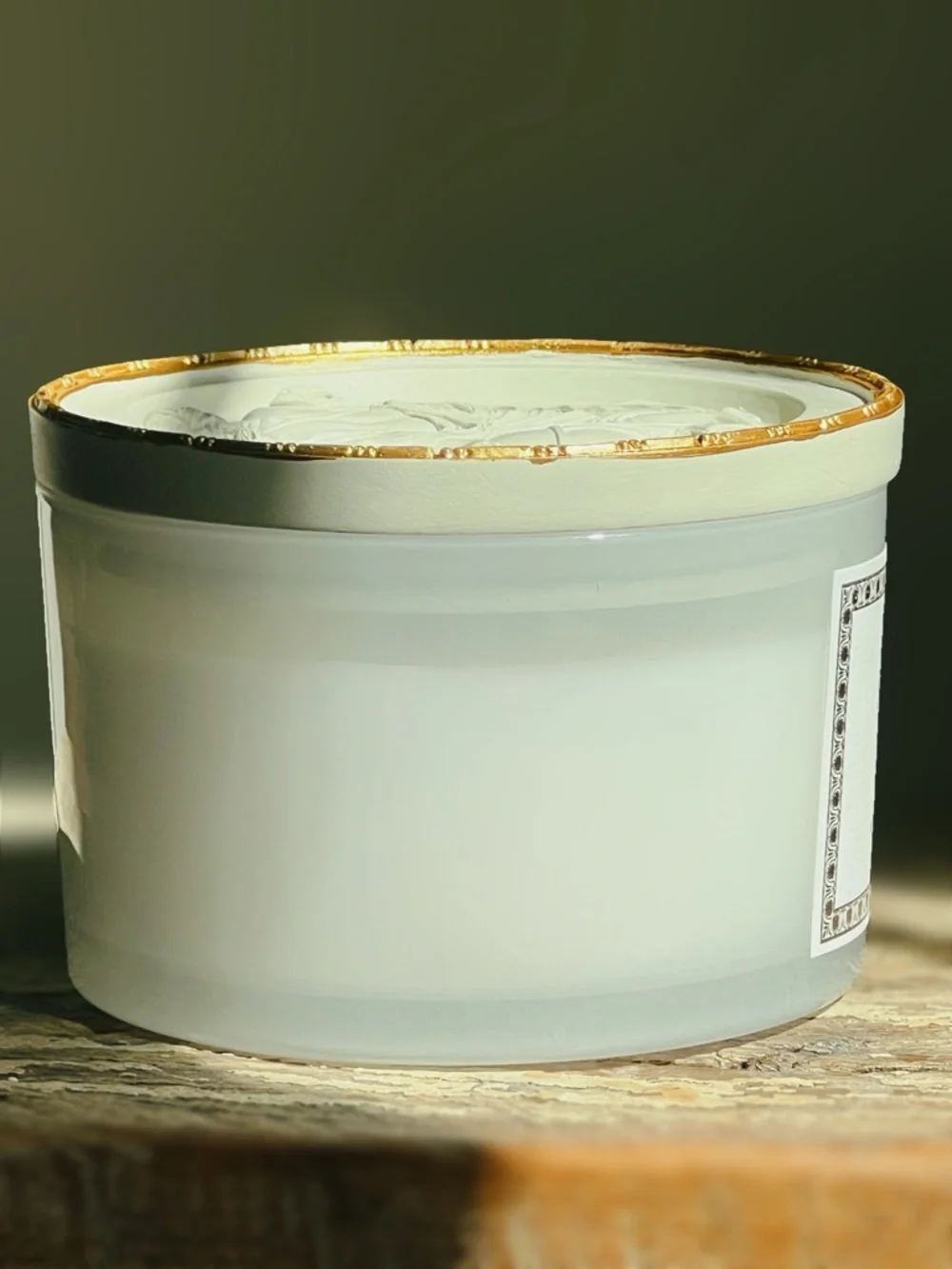 NEW Modern Alchemy Santal Amber Bougie Parfumee 15.1 OZ Candle Decorative Lid